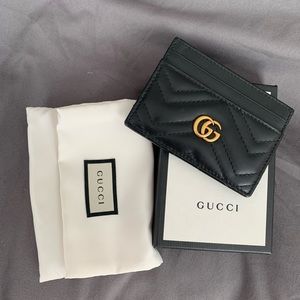 SOLD- Gucci Marmont Card Holder